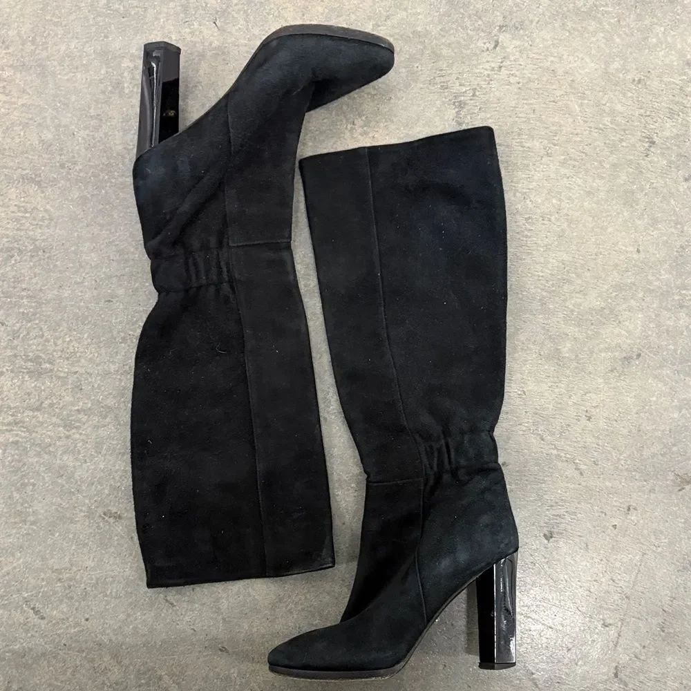 Elegant Black Knee-High Boots